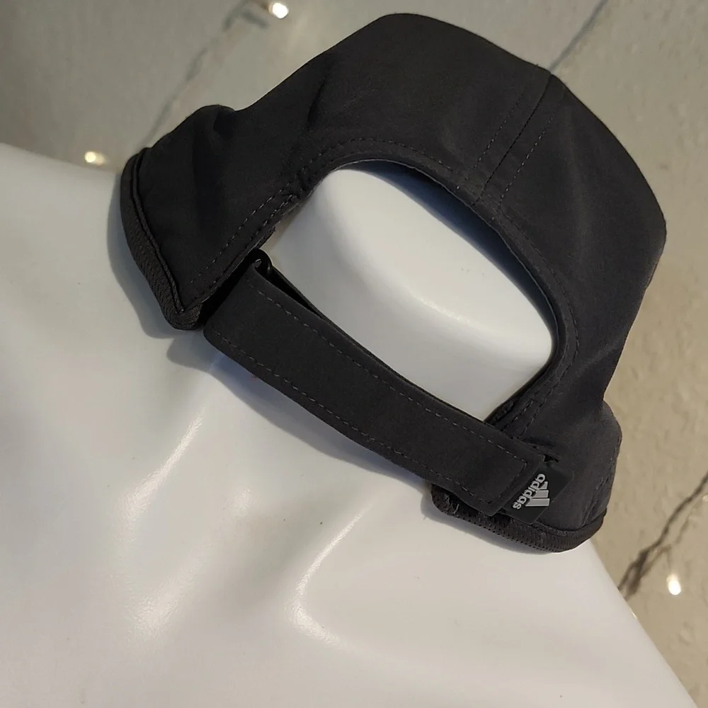 Adidas‎ aeroready hat , like new